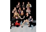 Fotografie – Gruppenbild der Schauspielerinnen und Schauspieler
