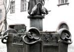 Gänsepredigt-Brunnen im Bischofshof, Satirische Allegorie über die Scheinheiligkeit, Regensburg © Neustifter Joseph Michael