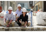 Fußgängerzone - Bauphase 2017 - Pflasterbau mit Bürgermeisterin