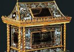 Das Regensburger Emailkästchen ist wohl in einer der Werkstätten der französischen Fürstenhöfe entstanden. Silber, teilweise vergoldet, Kupfer vergoldet, transluzides Email mit vergoldeten Silbereinlagen, Franko-flämisch. © Foto: Bayer. Nationalmuseum, München