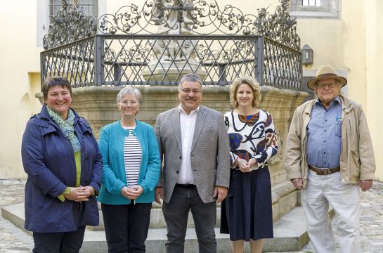 Fotografie: Evelyne Wild, Elfriede Windpassinger, Hans Holler, Bürgermeisterin Astrid Freudenstein und Manfred Rohm