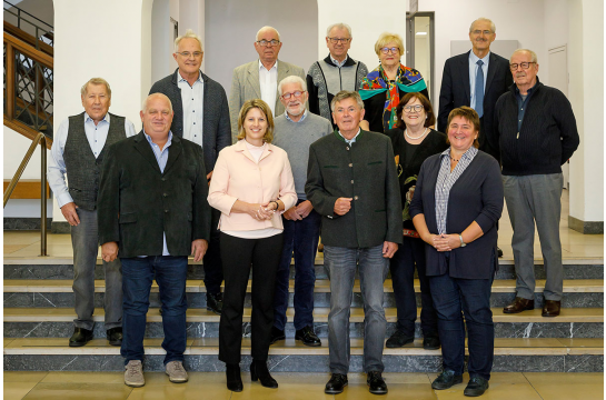 Fotografie - Bürgermeisterin Dr. Astrid Freudenstein und die Mitglieder des neuen Seniorenbeirats (nicht im Bild Seniorenbeirätin Helga Borchert)