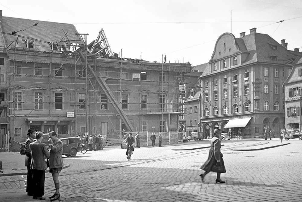 Arnulfsplatz - Blick auf Theater