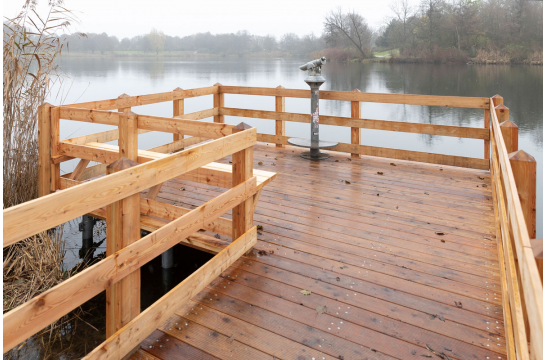 Fotografie: Neuer Steg im Donaupark mit Fernrohr