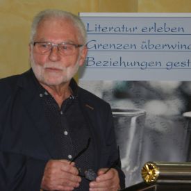 Buchautor bei Lesungen