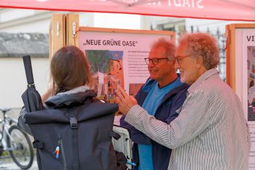 Fotografie: Bei der Ausstellung des Stadtplanungsamtes konnten sich die Besucherinnen und Besucher über die weiteren Planungen im Viertel informieren. 