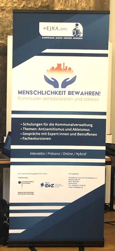 Fortbildung am 23.11.2022 für Mitarbeiterinnen und Mitarbeiter der Stadtverwaltung Regensburg zum Thema Antisemitismus und Ableismus für Mitarbeitende. Menschlichkeit bewahren, Kommunen sensibilisieren