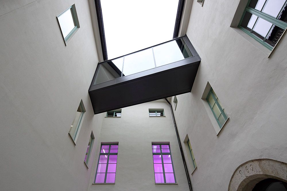 Haus der Musik - Innenhof mit Glassteg