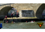 Kollegen auf dem Fuß der Steinernen Brücke