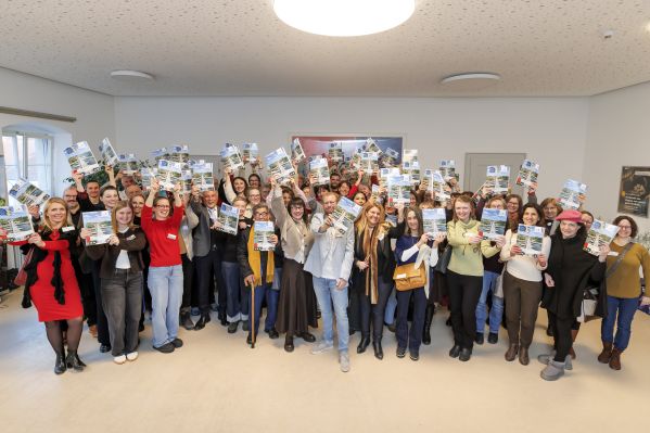 Fotografie: Gruppenbild bei der Vorstellung des neuen vhs-Programms 2026