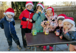 Fotografie - Glücksfeen des Kinderhaus Steinweg bei der Gewinnerlosung vom Weihnachtsgewinnspiel der Bayerischen Ehrenamtskarte (C) Paul Strasser