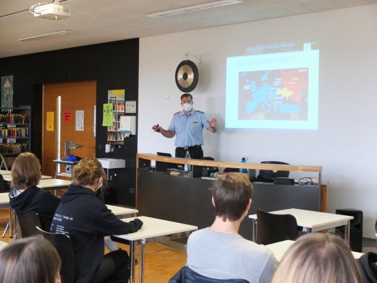 Vortrag_Sicherheitspolitik 1 (C) UrSi