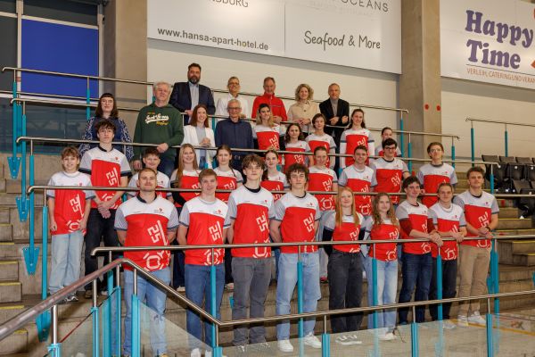 Fotografie - Die Mitglieder des Team Regensburg präsentieren sich der Öffentlichkeit.