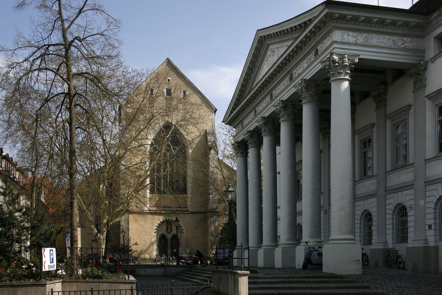 Praesidialpalais mit Blick auf Dominikanerkirche 