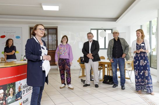 Fotografie: Oberbürgermeisterin Gertrud Maltz-Schwarzfischer begrüßte die Gäste bei der Eröffnung der neuen Räumlichkeiten.  © Bilddokumentation Stadt Regensburg