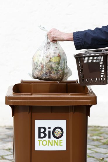 Biotonnen sind überall im Stadtgebiet auf kurzem Weg erreichbar.