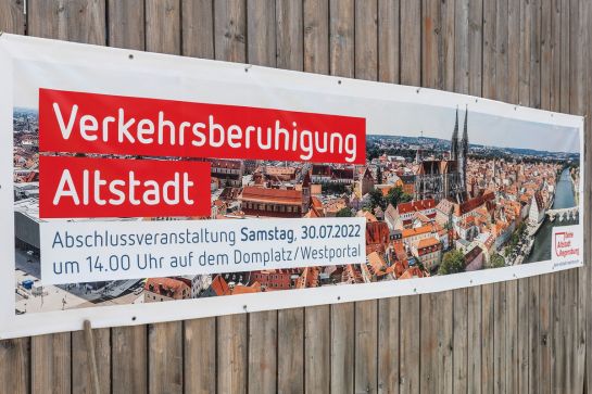 Fotografie: Banner zur Abschlussveranstaltung am 30. Juli 2022