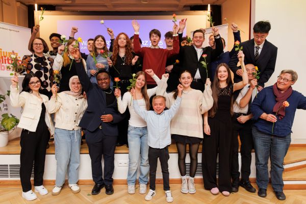 Fotografie: Gruppenfoto des neuen Jugendbeirats
