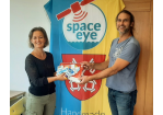 Überreichung der Spenden von KoBE an SpaceEye e.V. (C) Bildokumentation Stadt Regensburg