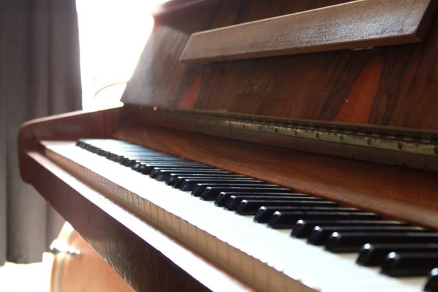 Klavier im Tonstudio des W1 - Zentrum für junge Kultur