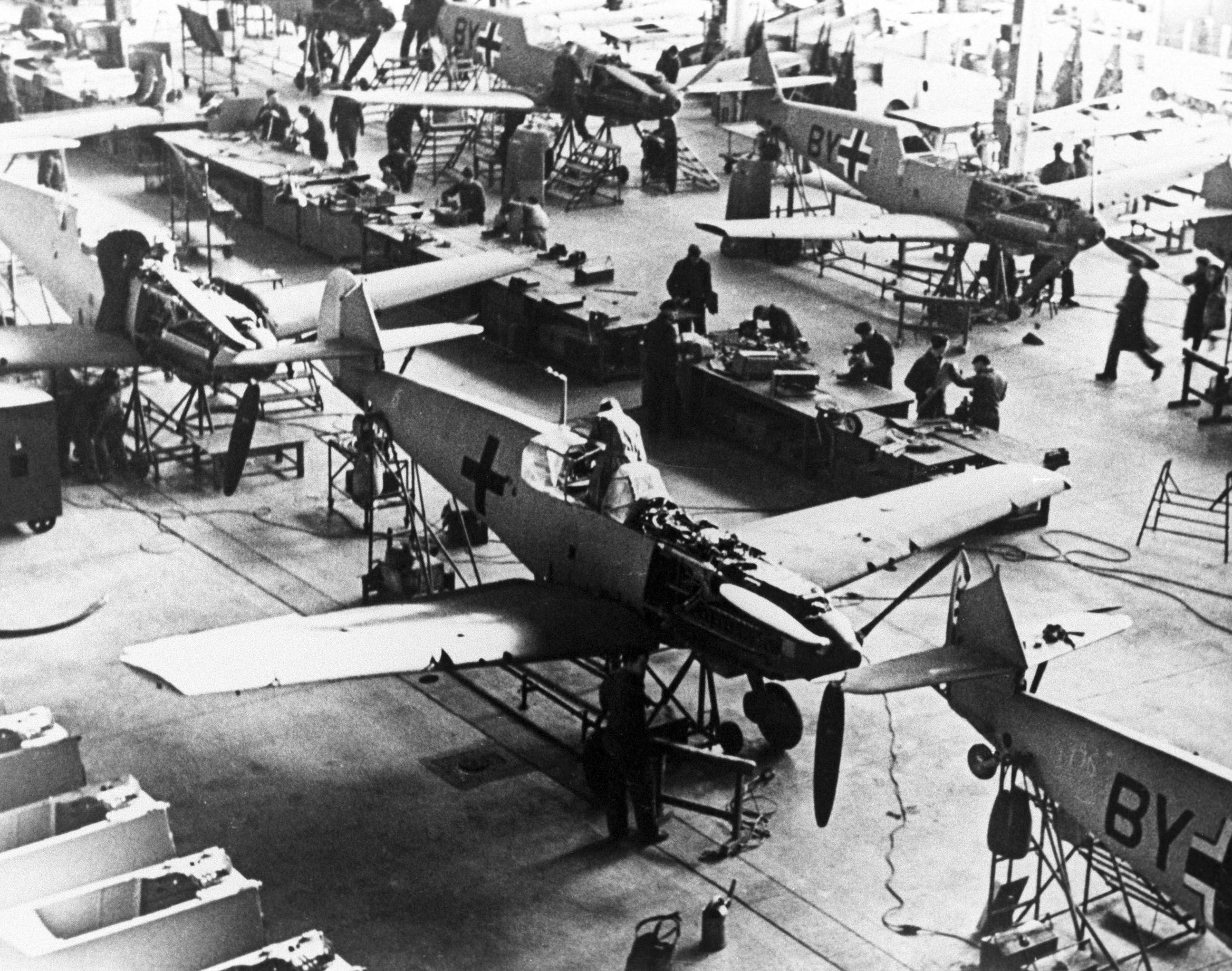 Fotografie: Produktionshalle der Messerschmitt-Werke