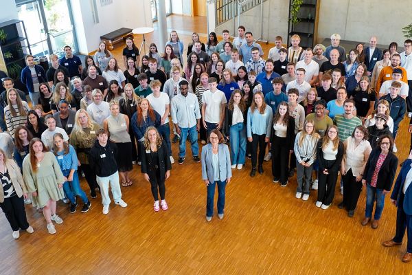 Fotografie - alle neuen Nachwuchskräfte bei der Einführungsveranstaltung 2025