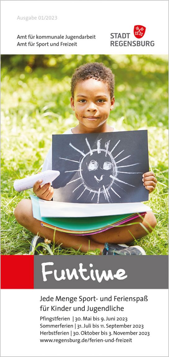 Cover Funtime - 8 Kinder stehen im Kreis, 
halten sich an den Schultern und schauen nach unten in die Kamera (C) 123rf.com/stylephotographs