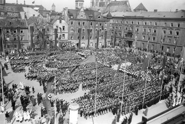 Fotografie: Aufmarsch der Hitlerjugend 1941
