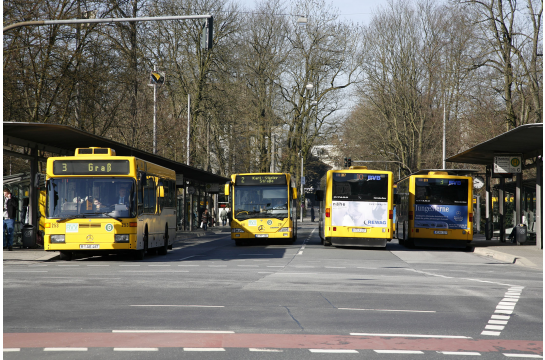Busse in der Albertstraße