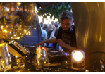 Fotografie: Blick auf einen DJ
