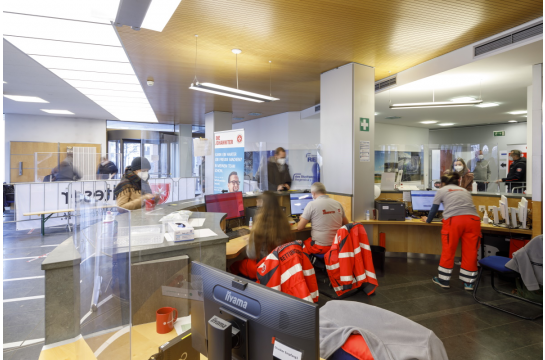 Fotografie: Eingangsbereich Test- und Impfzentrum