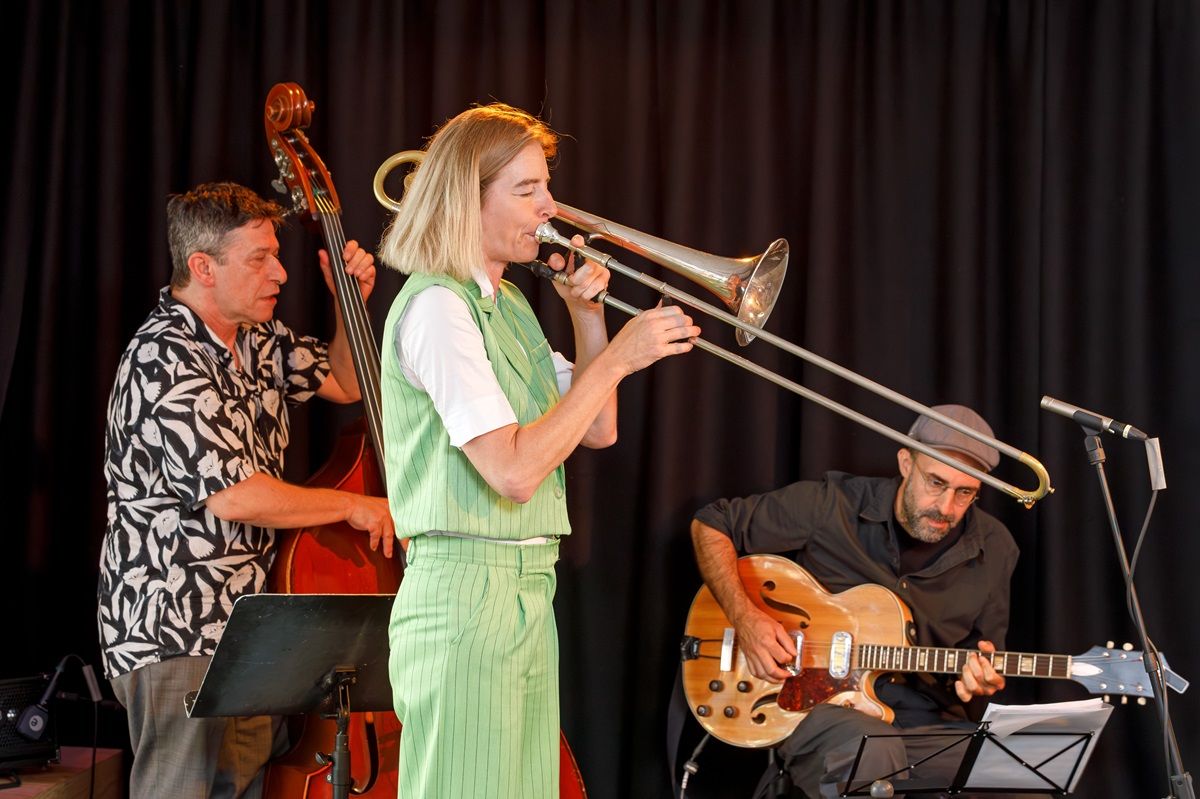 Fotografie – Auftritt von Marion Dimbath mit Band bei der Pressekonferenz