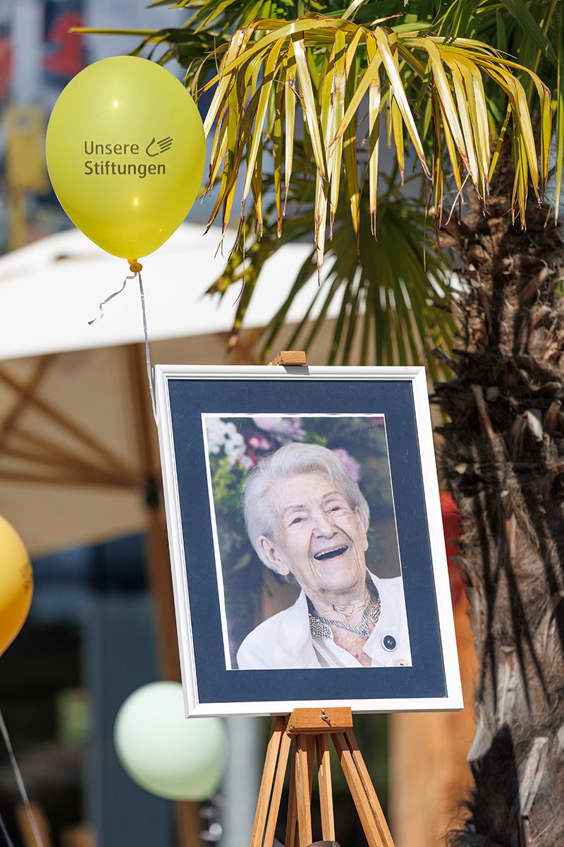 Fotografie - Portrait in einem Bilderrahmen von Hildegard Anke