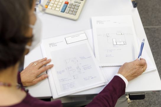 Fotografie: Büropläne auf dem Schreibtisch