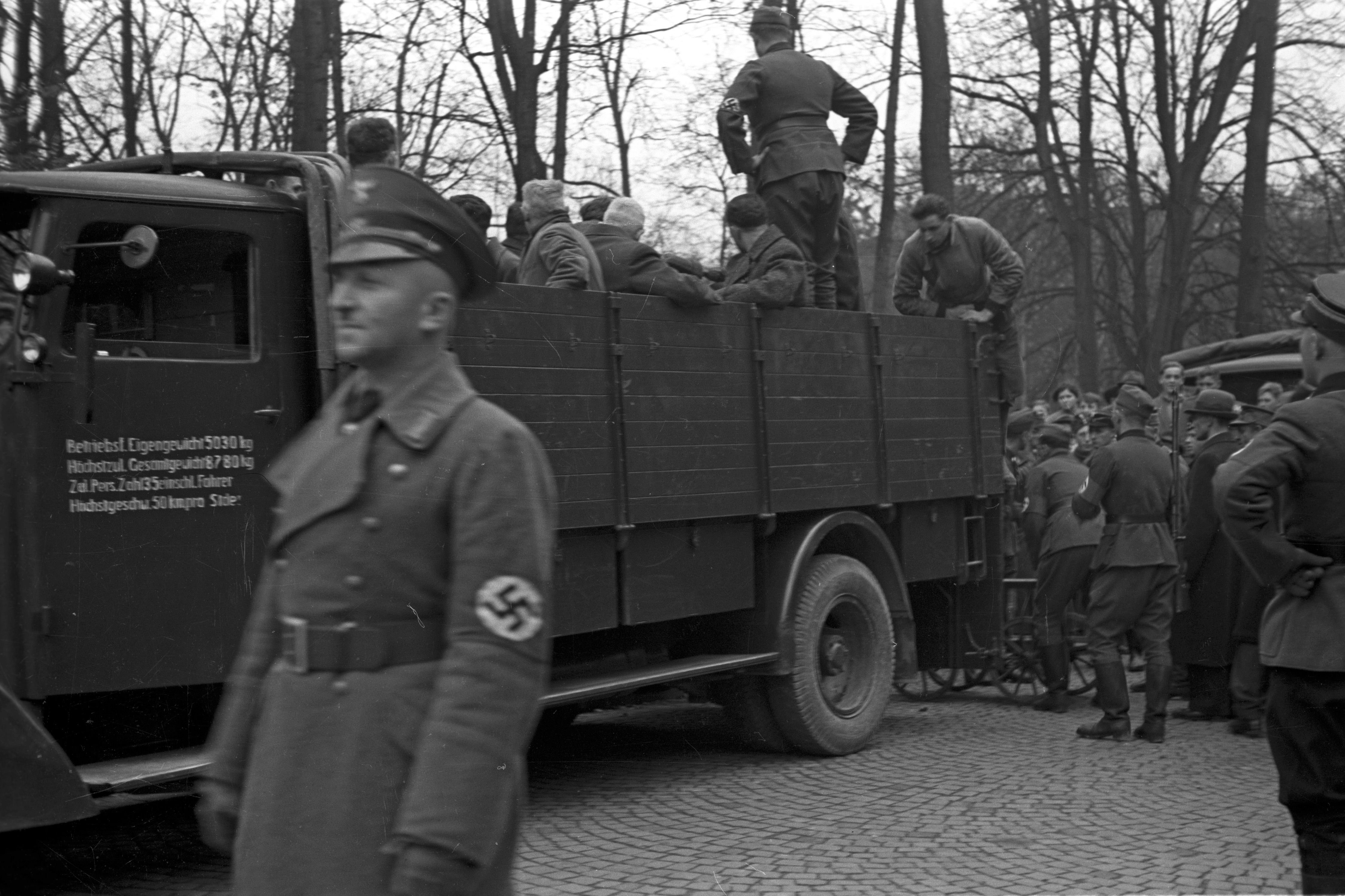 Transport nach KZ Dachau 1938