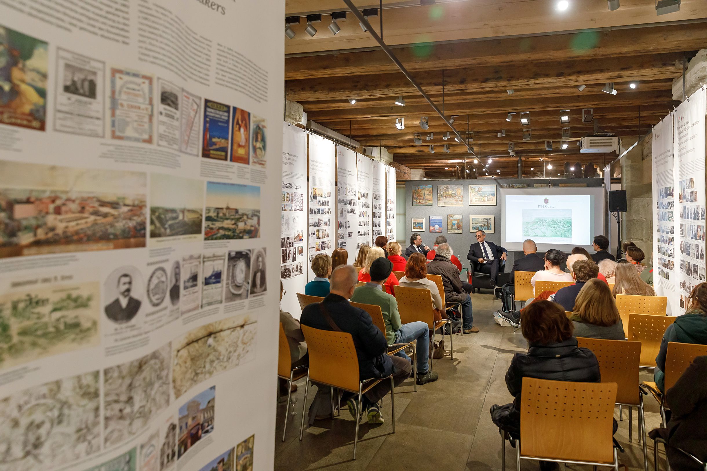 Impressionen der Ausstellungseröffnung „Die historische Heimat der Deutschen in der Ukraine“ im Besucherzentrum Welterbe