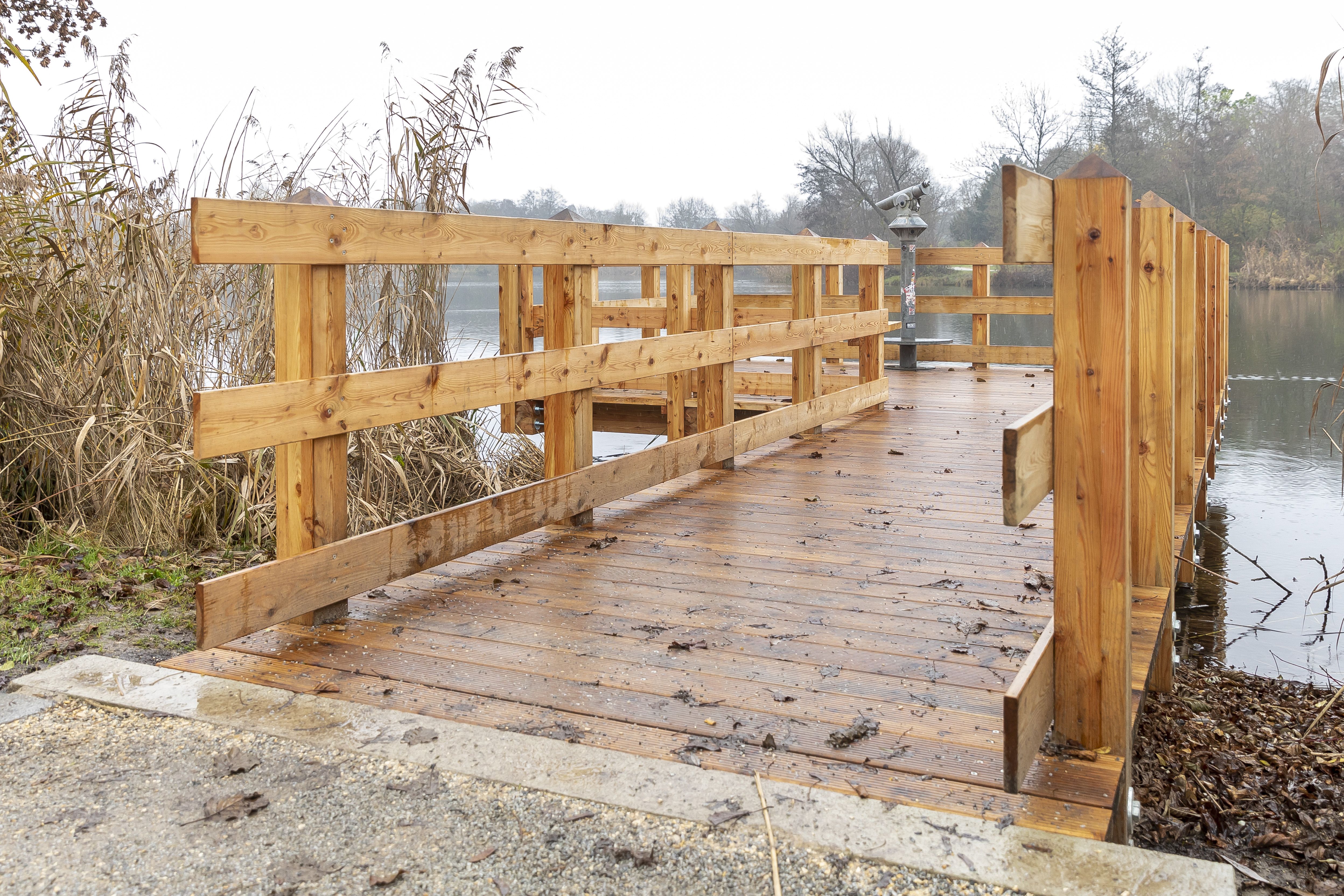 Fotografie: Der neue Steg am Westbadweiher