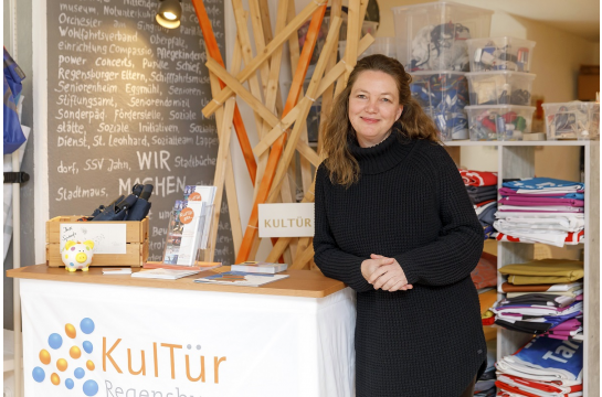 Britta Kutzner in den Vereinsräumen von Kultur e.V.