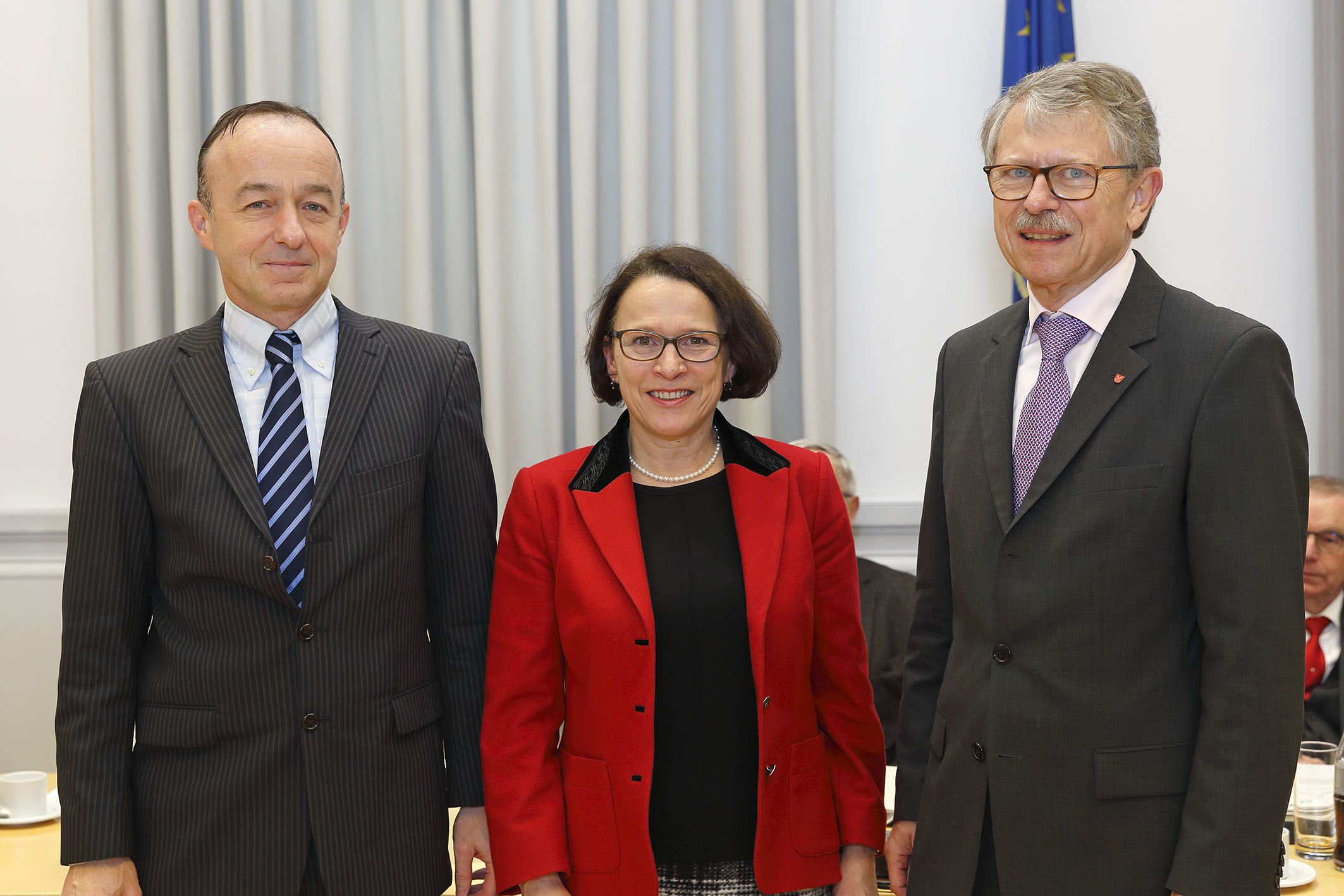 Dr. Walter Boeckh mit Bürgermeisterin Gertrud Maltz-Schwarzfischer und seinem Amtsvorgänger Dr. Wolfgang Schörnig