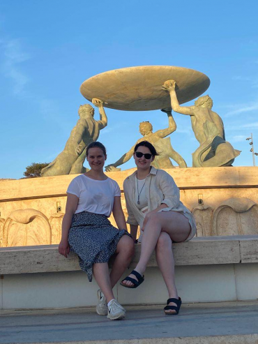 die zwei Auszubildenden beim Sightseeing auf Malta