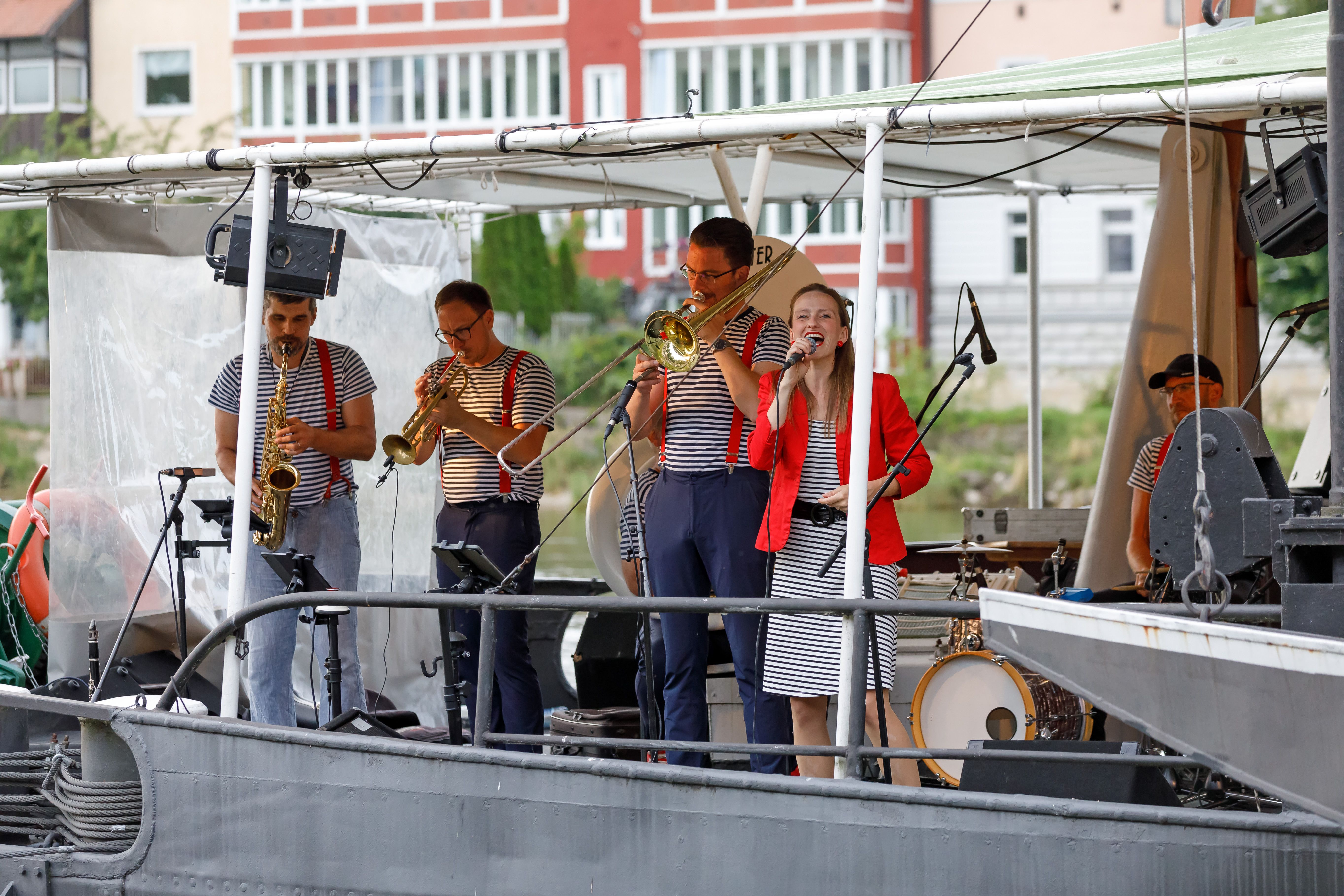 Fotografie: Jazzband auf dem Schiff
