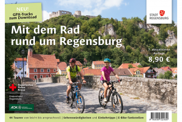 Cover - zwei Radfahrer auf einer Brücke, in weißer Schrift der Titel der Broschüre: "Mit dem Rad rund um Regensburg"