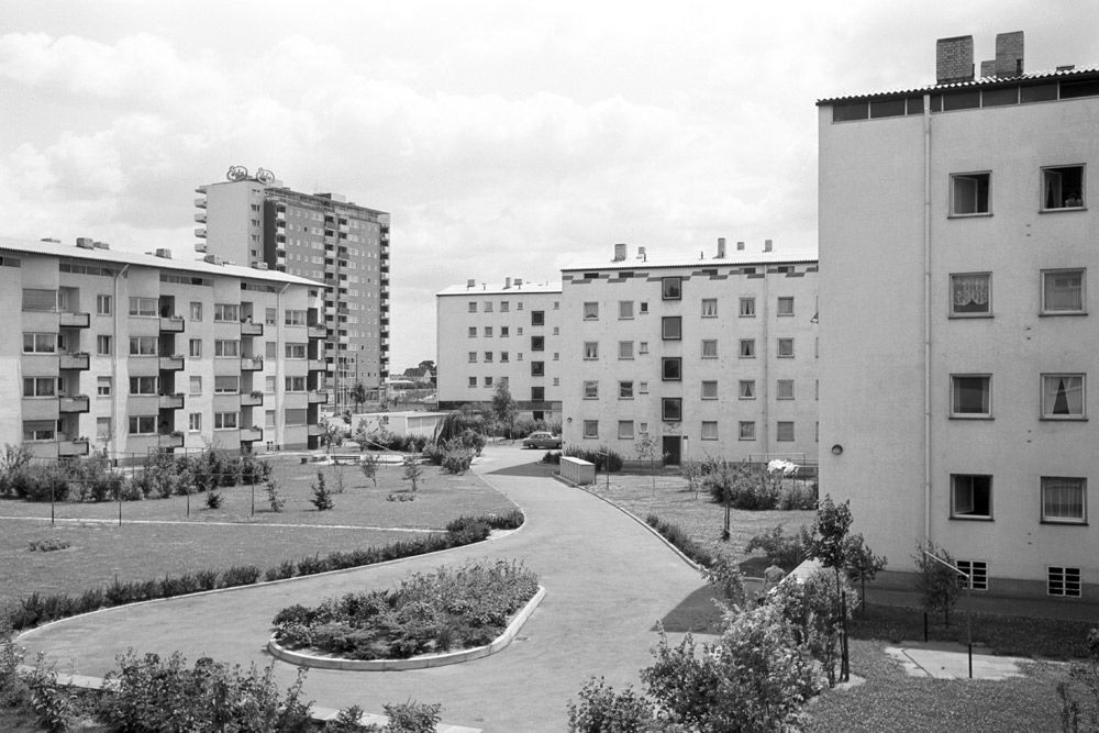 Sozialer Wohnungsbau in der Isarstraße und Postbauten