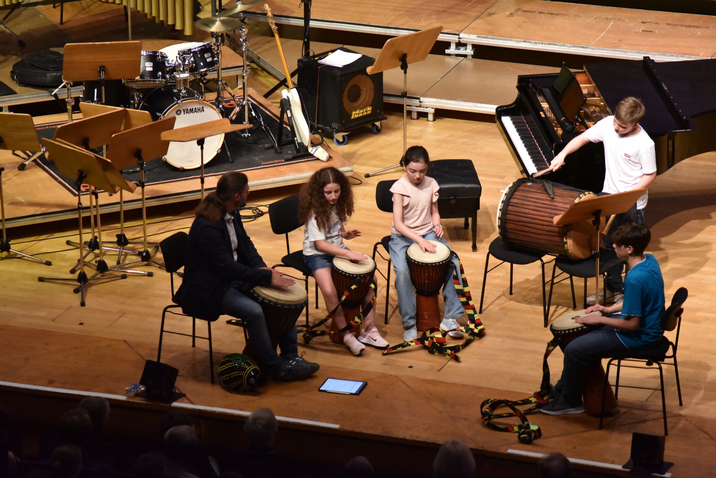 Percussion-Ensemble unter der Leitung von Sebastian Glas