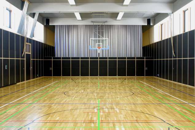 Mehrzweckhalle Burgweinting - Innenansicht Sporthalle