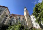 Innenhof © 2025 Immobilien Zentrum Holding AG