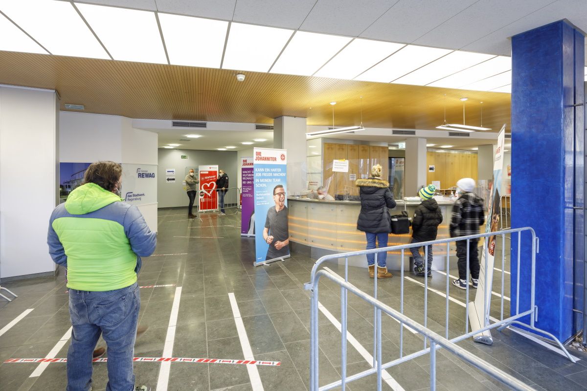 Fotografie: Im Dezember 2021 zogen Impf- und Testzentrum in die Greflingerstraße um.