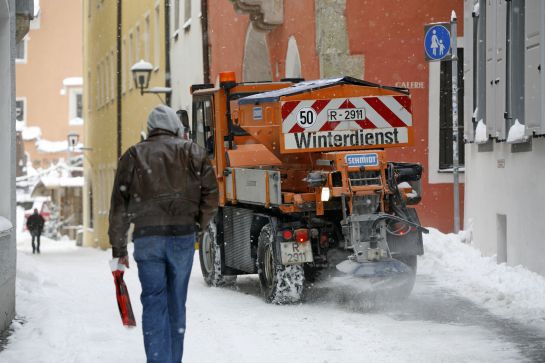 Fotografie: Winterdienst in der verschneiten Altstadt