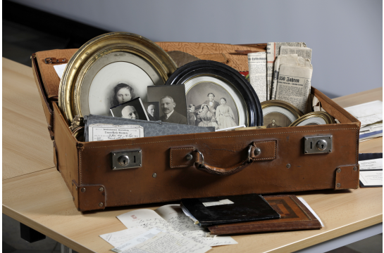 Fotografie: Koffer mit Unterlagen der Familien Brandis und Holzinger