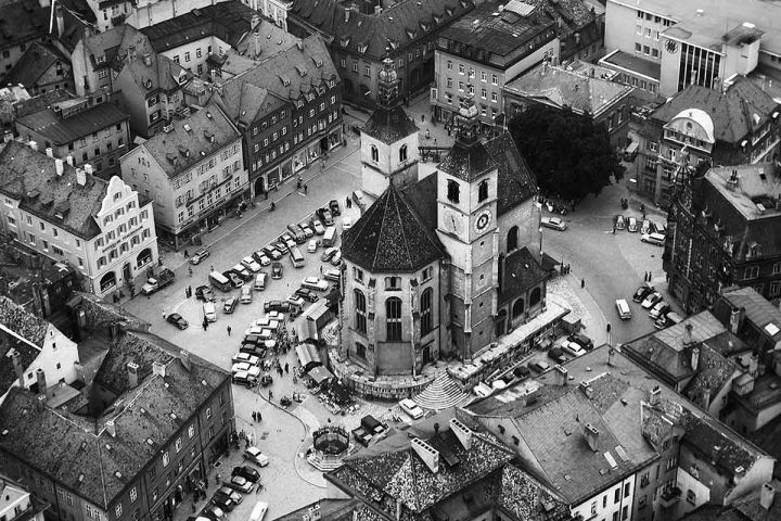 Fußgängerzone - Neupfarrplatz historisch (C) Bilddokumentation Stadt Regensburg Fußgängerzone - Neupfarrplatz historisch
